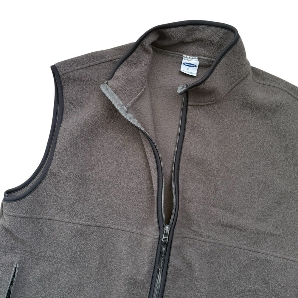 Old Navy Grey Fleece Men’s Vest Outdoor Size XL - Picture 2 of 7